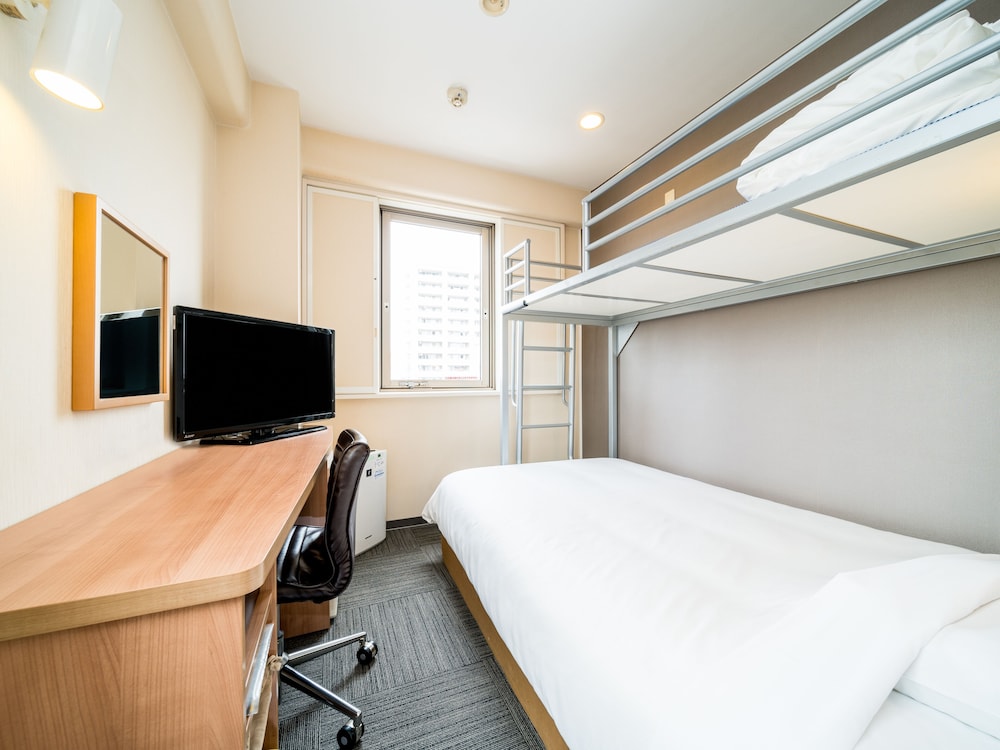 Room with 1 Double Bed and 1 Bunk Bed