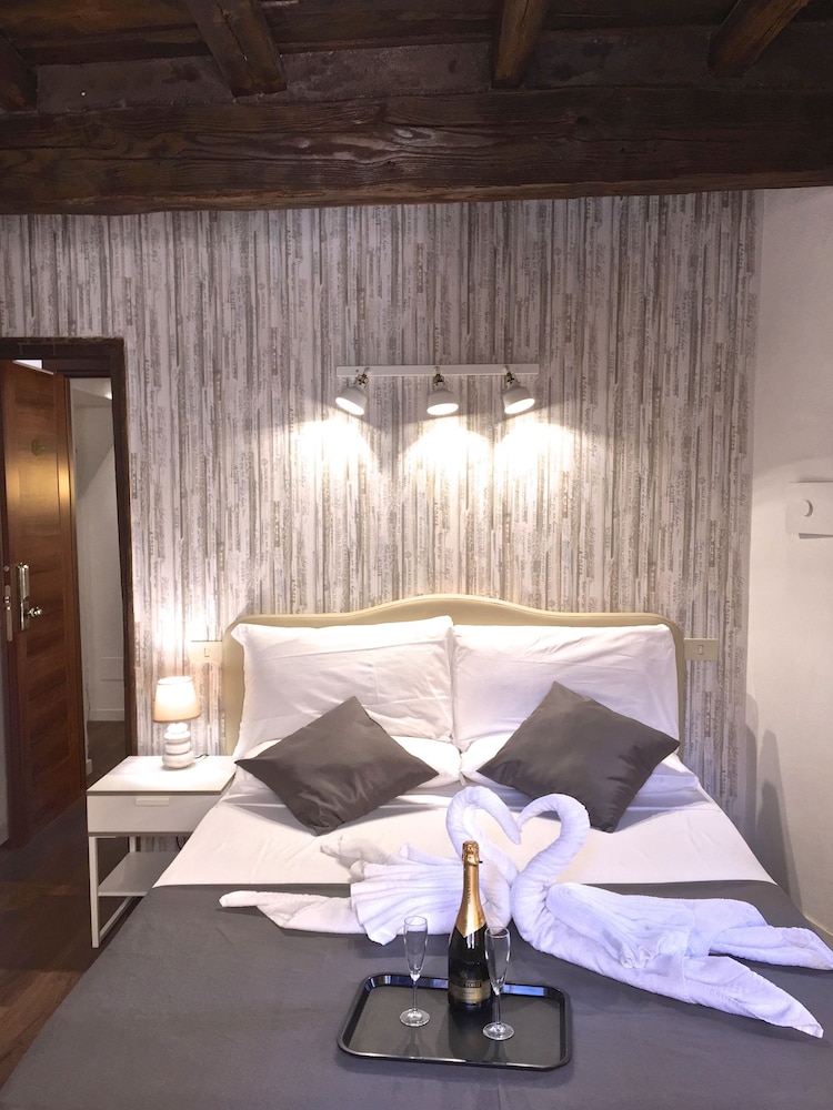 Superior Double Room, 1 Bedroom, Kitchenette, City View photo 2