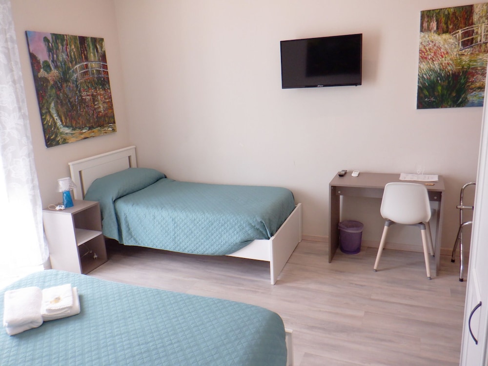 Superior Triple Room, Ensuite photo 2