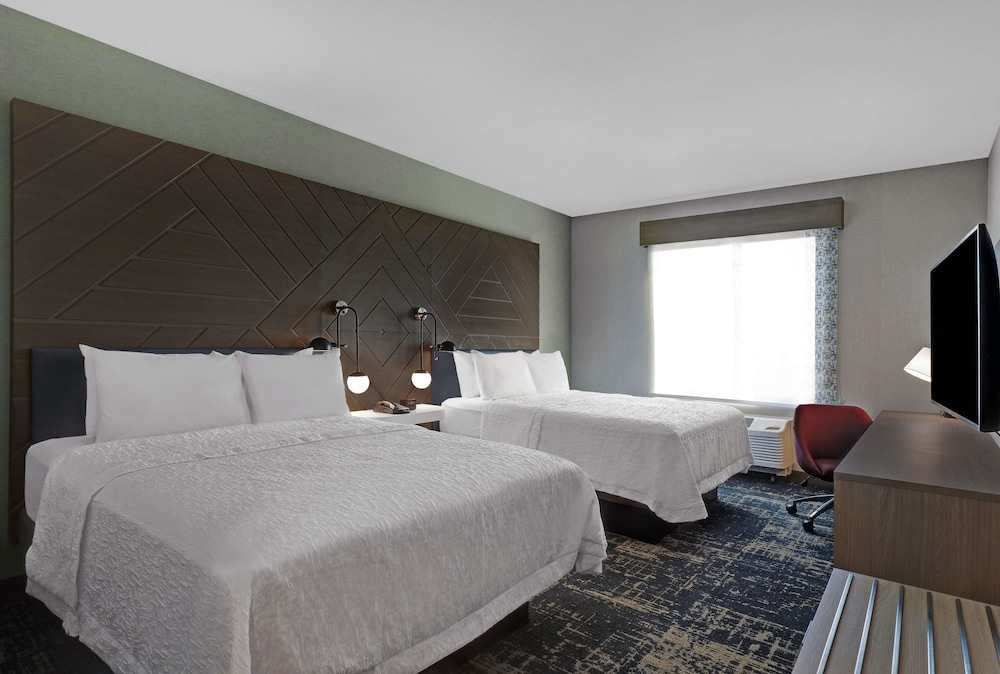 Room, 2 Queen Beds, Refrigerator - Photo 4