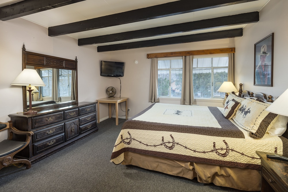John Wayne Suite photo 2