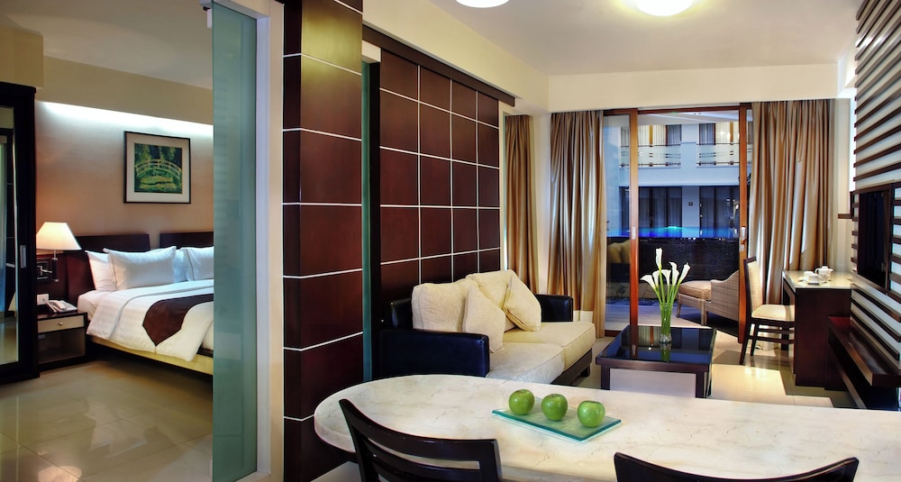 Premier Suite - Photo 4
