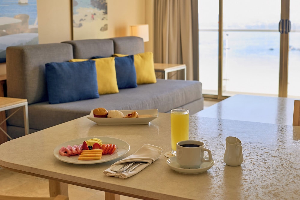 Villa Master Suite - Photo 7