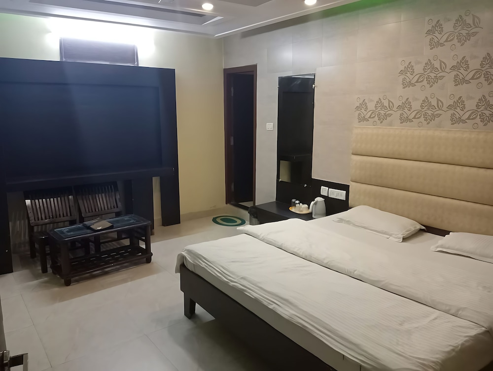 Semi Deluxe room - Photo 9