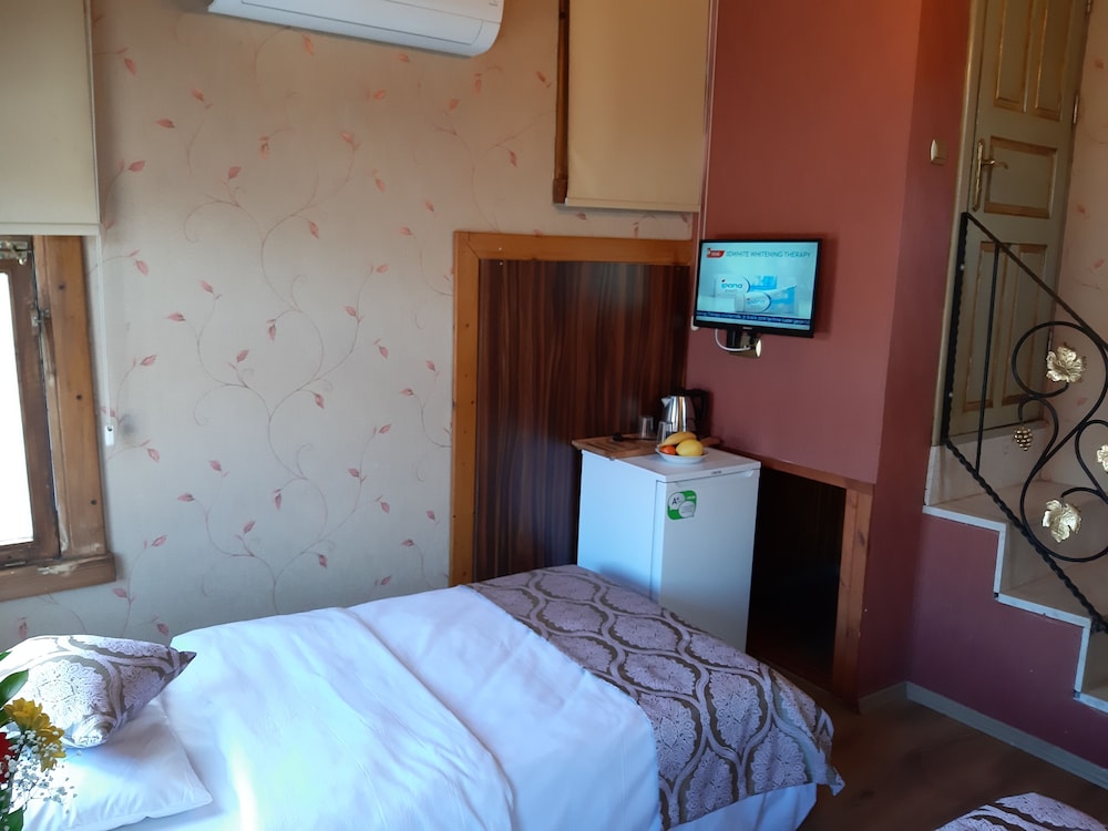 Standard Twin Room, 2 Twin Beds, Non Smoking photo 3
