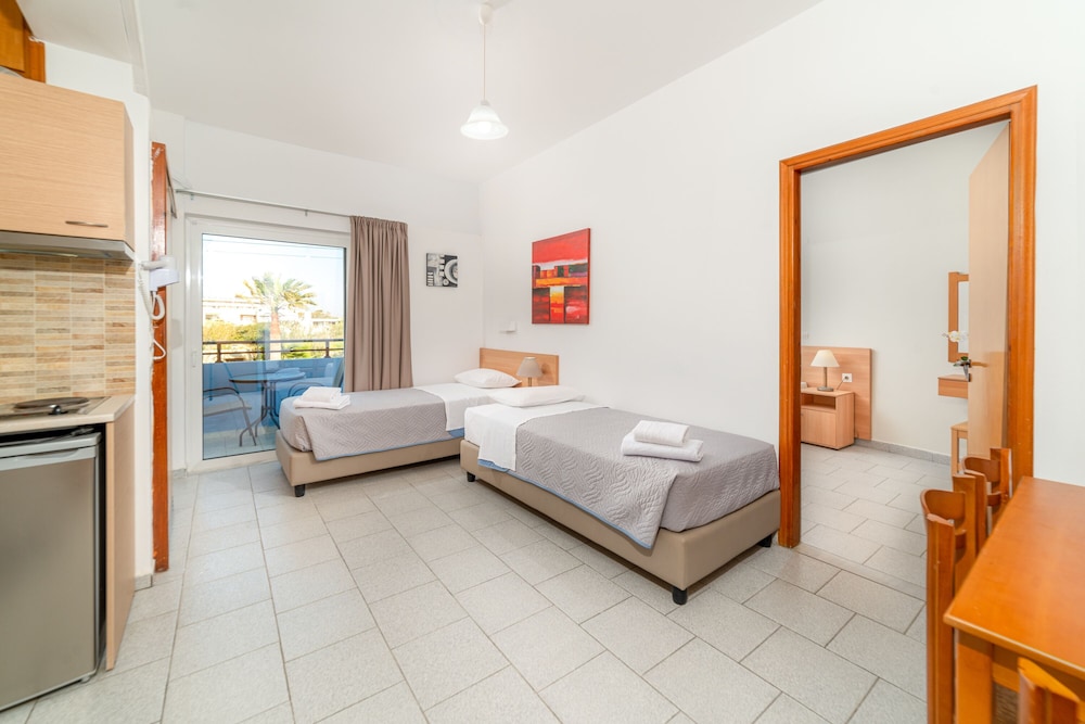 Suite one Bedroom with Inland View