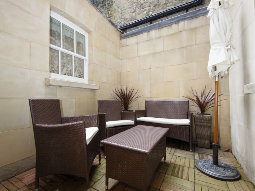 Executive Room (With Outside Shared Patio  - 4 People) photo 3