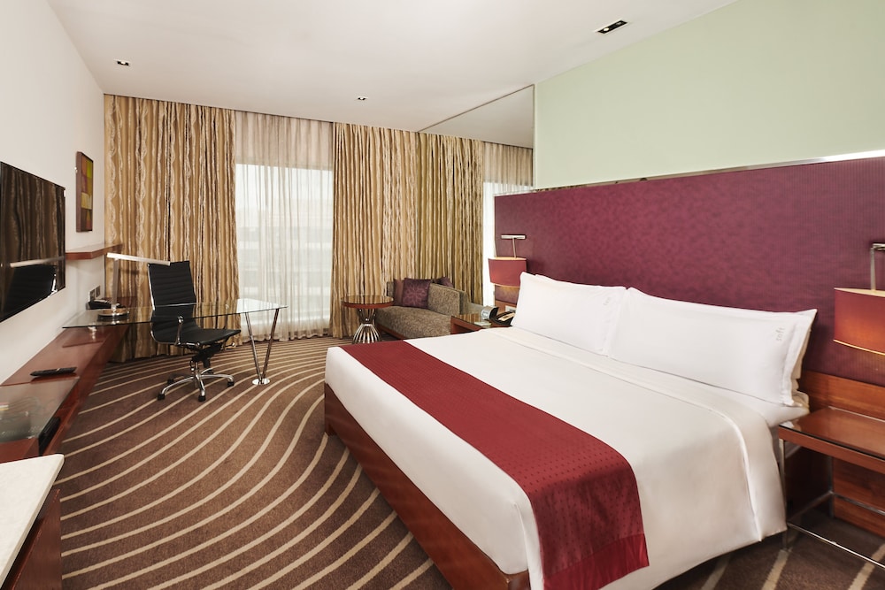 Suite, 1 King Bed, Club Lounge Access