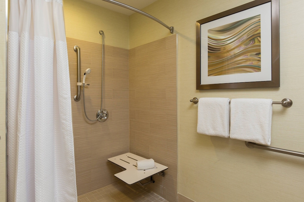 Room - Photo 5