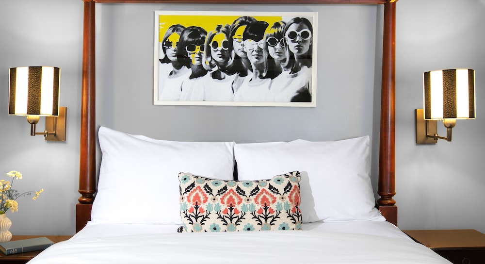 Deluxe Studio Suite - Photo 2