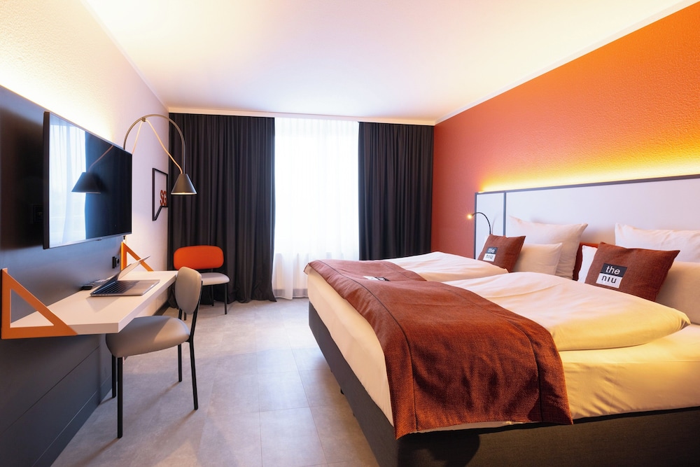 Premium Room, 1 Queen Bed - Photo 7