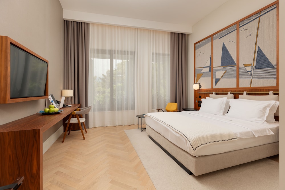 Superior Room, Garden View