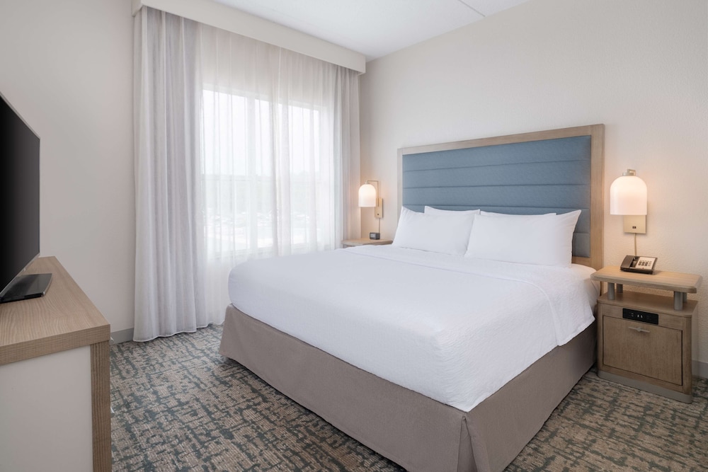 Suite, 1 King Bed - Photo 2