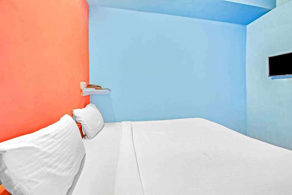 Deluxe Double or Twin Room, 1 King Bed photo 2