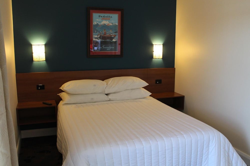 Executive Suite, 1 Bedroom, Non Smoking, Kitchenette photo 2