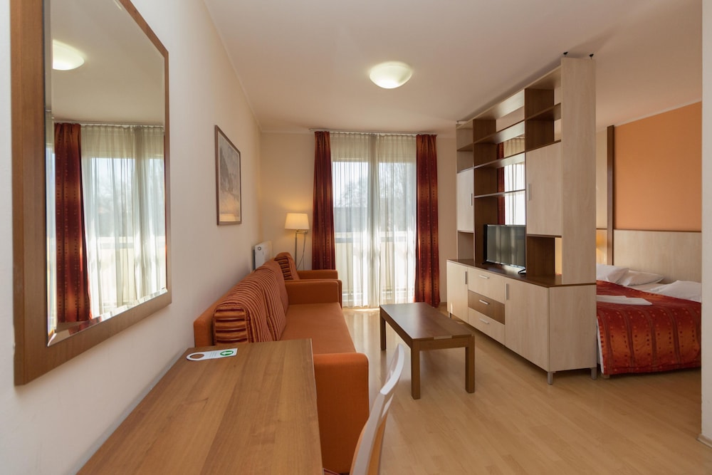 Studio For 2 People