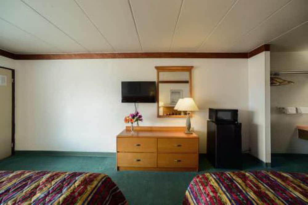 Standard Double Room, 2 Double Beds, Non Smoking - Photo 3