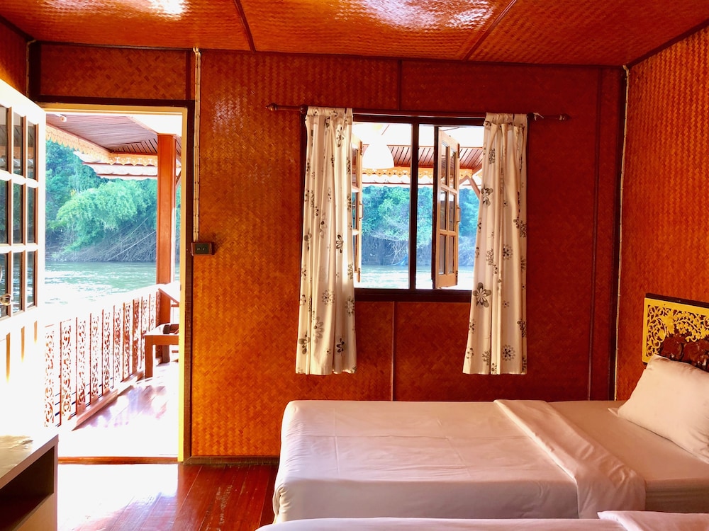 Floating Raft Triple Room