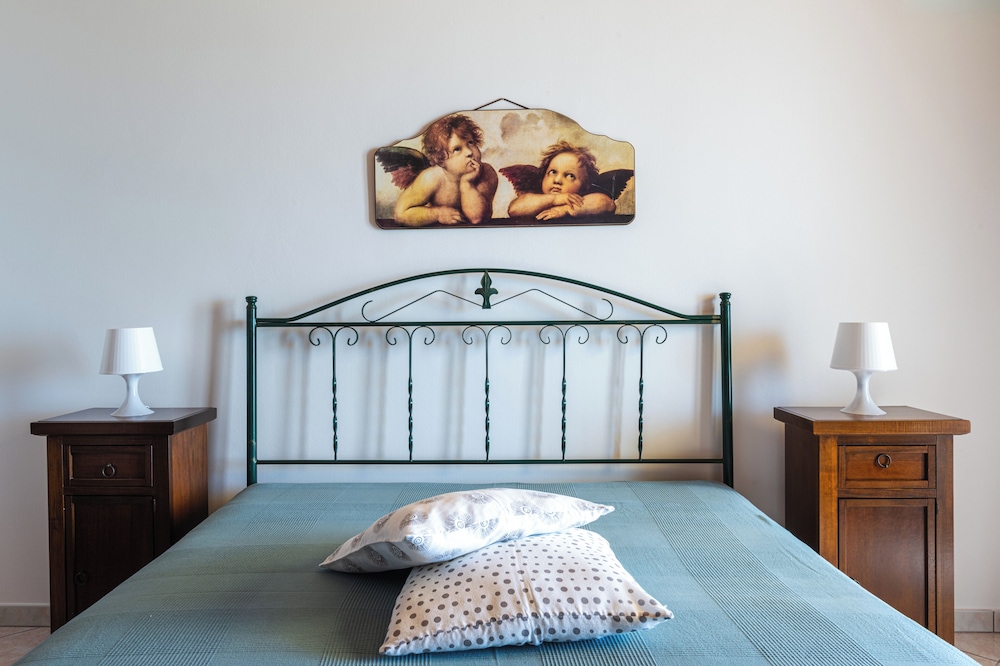 Room (ALIMINI) photo 3