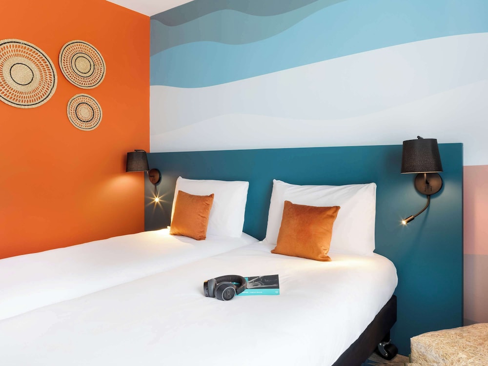 Standard Room, 2 Twin Beds - Photo 1