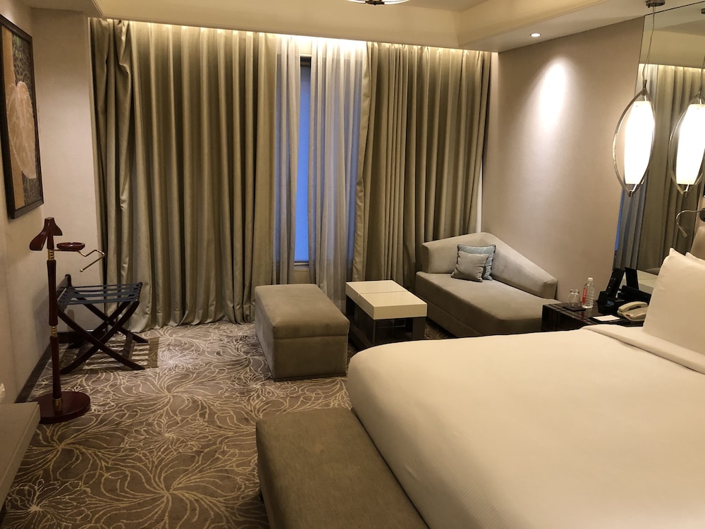 Room, 2 Twin Beds, Non Smoking City or Garden Views