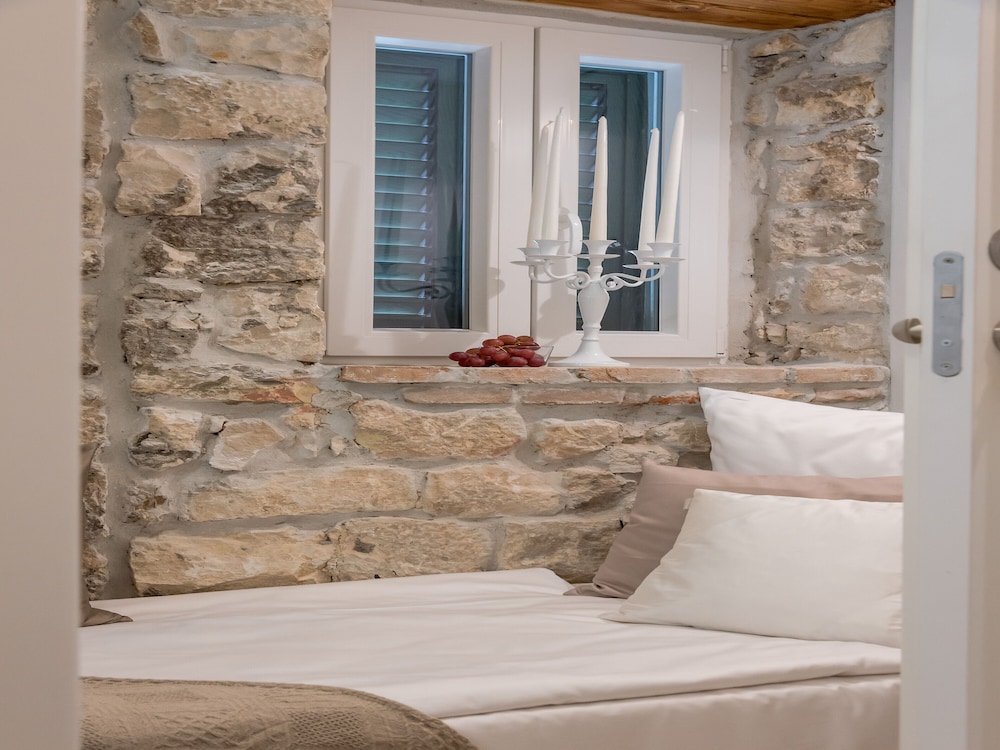 Basic Single Room