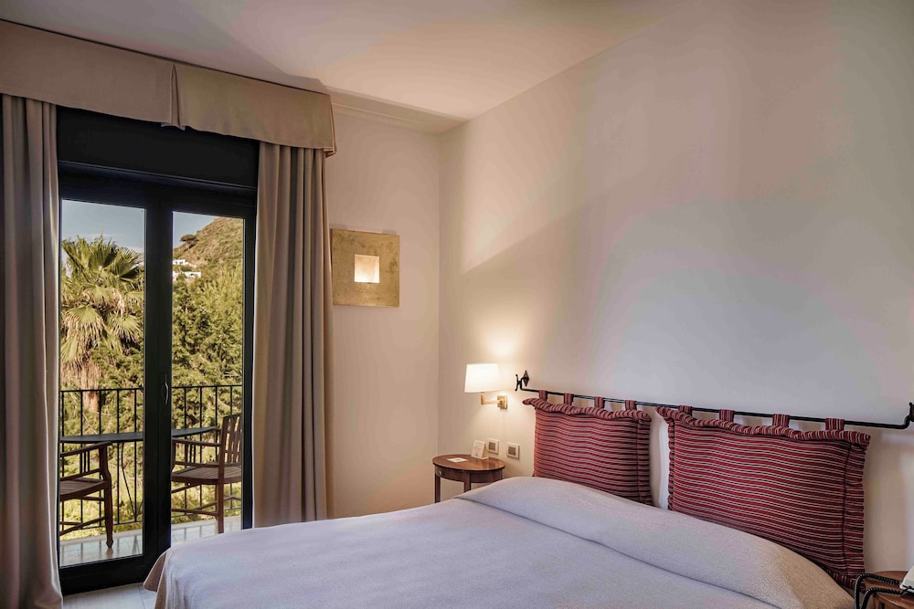Superior Double Room Single Use - Photo 7