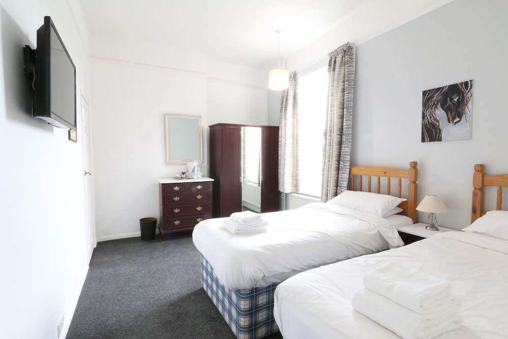 Twin Room, Ensuite photo 1