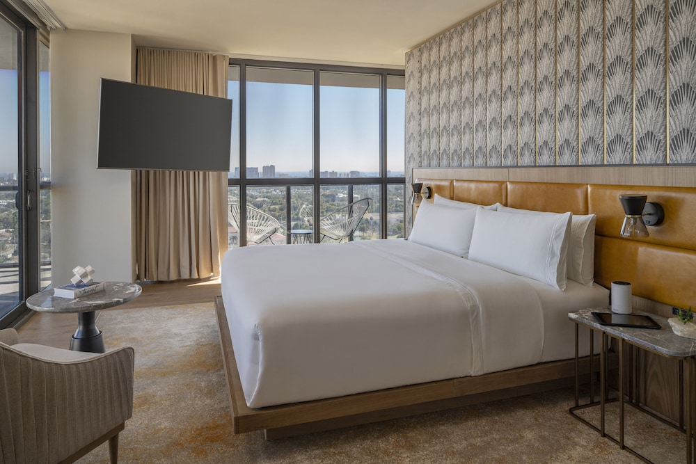 Suite, 1 Bedroom, Balcony