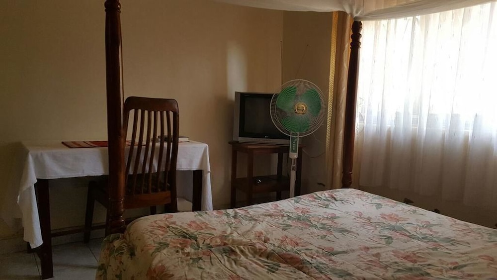 Standard Double Room, 1 Queen Bed, Allergy Friendly, Garden Area photo 2