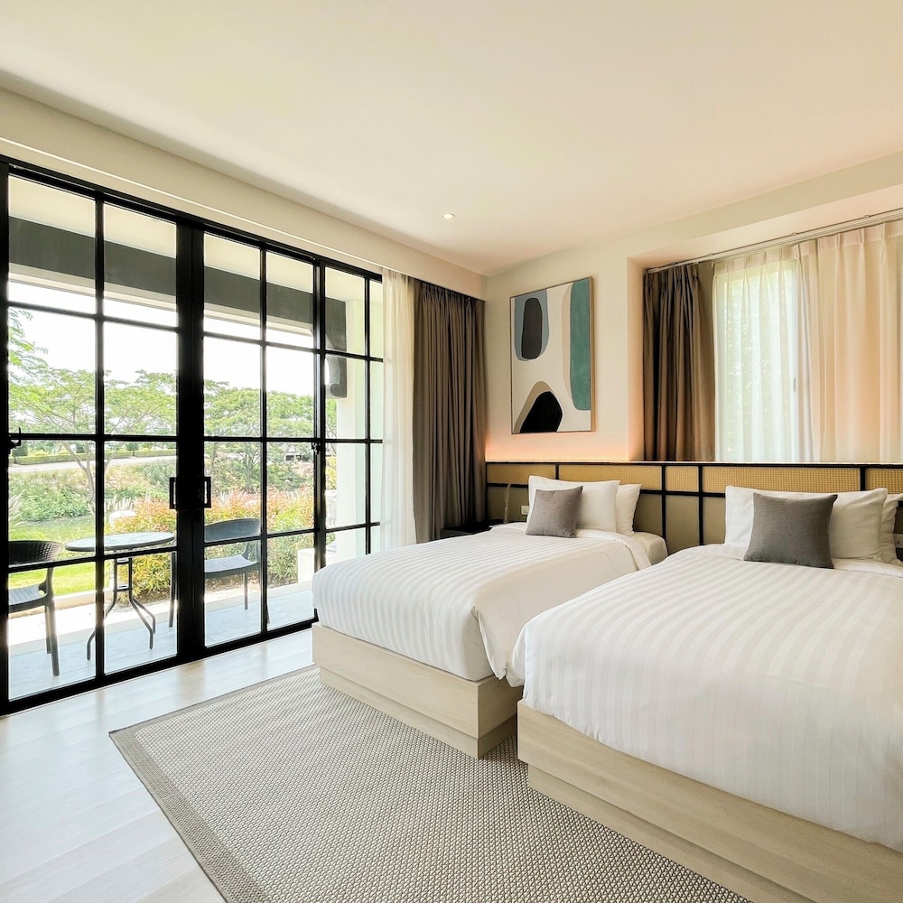Deluxe Corner (Twin Bed) - Photo 1