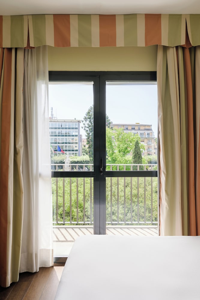 Classic Room - Photo 11