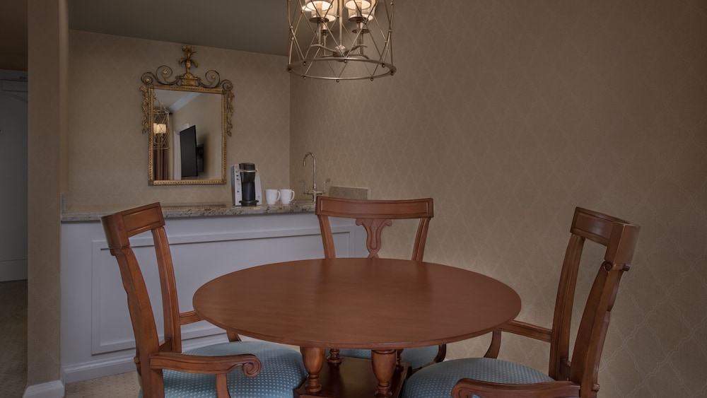 Room (Standard View) - Photo 8