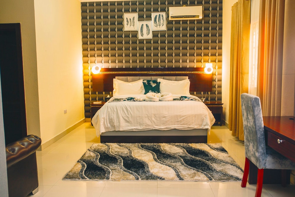 Deluxe Room - Photo 5