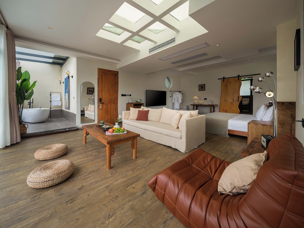 Luxury Quadruple Room, Hill View photo 2
