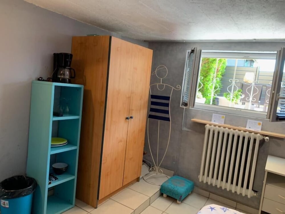 Basic Double Room, Private Bathroom photo 2