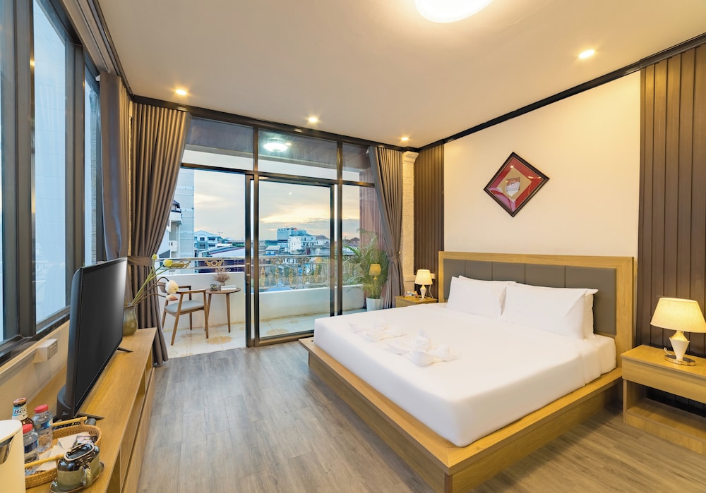 Deluxe Double Room, Balcony, City View