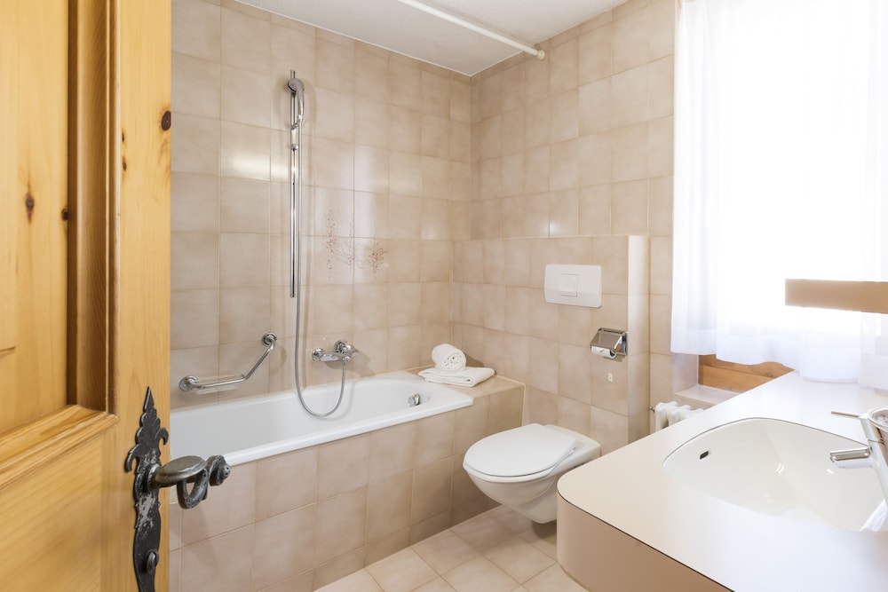 Standard Double Room - Photo 4