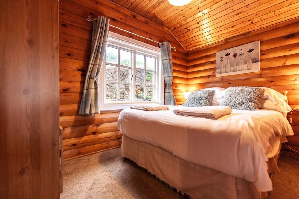Traditional Cabin photo 2