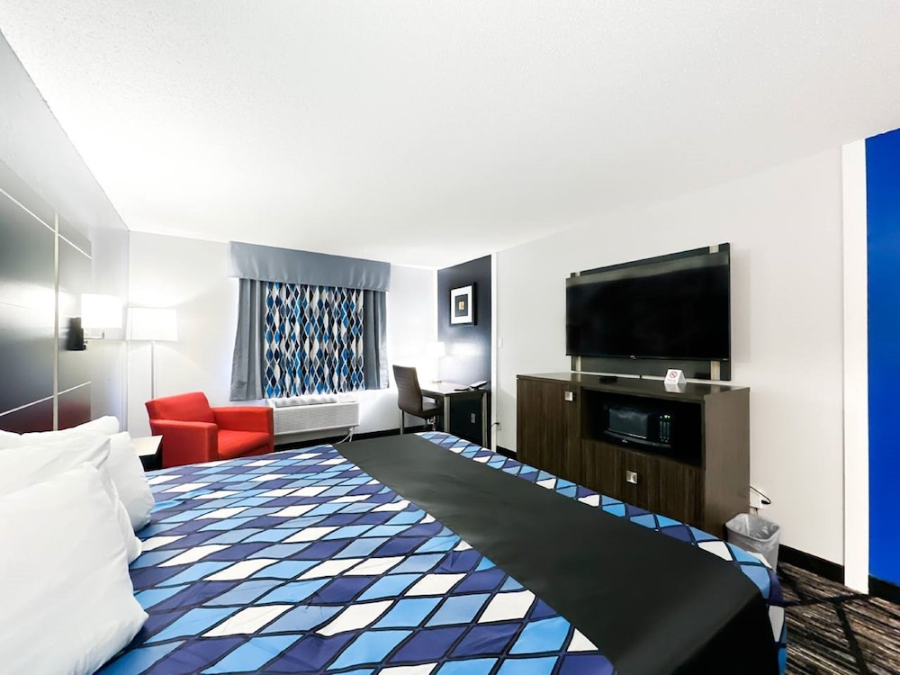 Room, 1 King Bed, Non Smoking - Photo 1