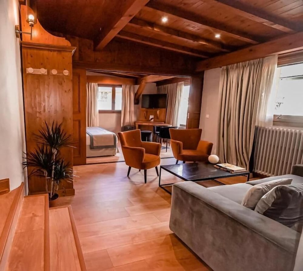 Suite, Terrace, Mountain View photo 1