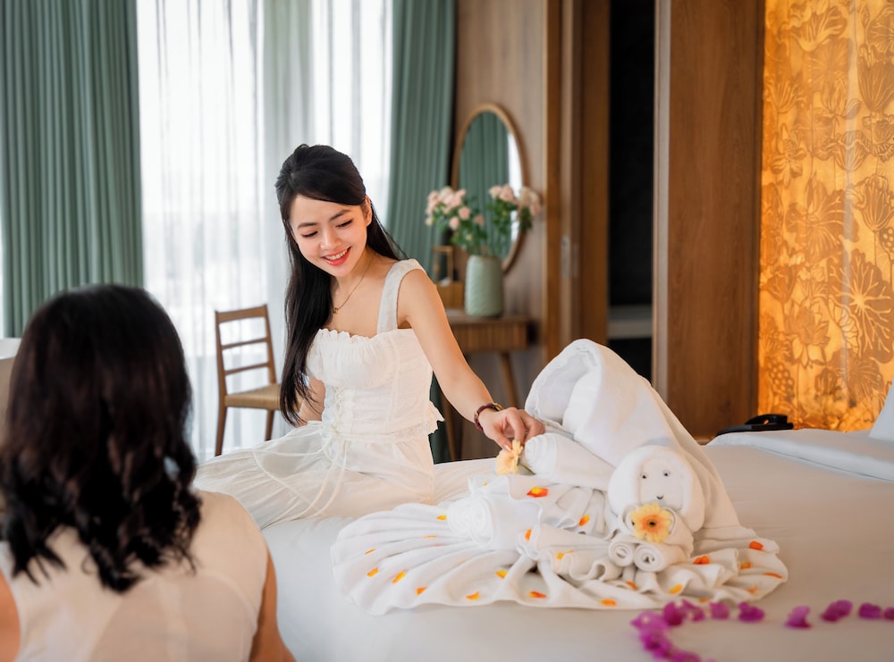 Executive Suite with Daily Afternoon tea at VIP Lounge - Photo 4