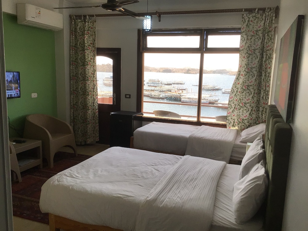 Deluxe Double or Twin Room - Photo 3
