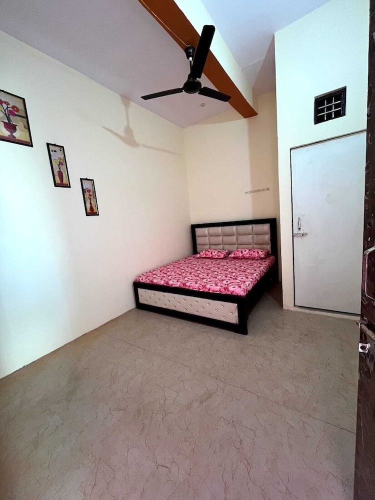 Standard Double Room photo 2