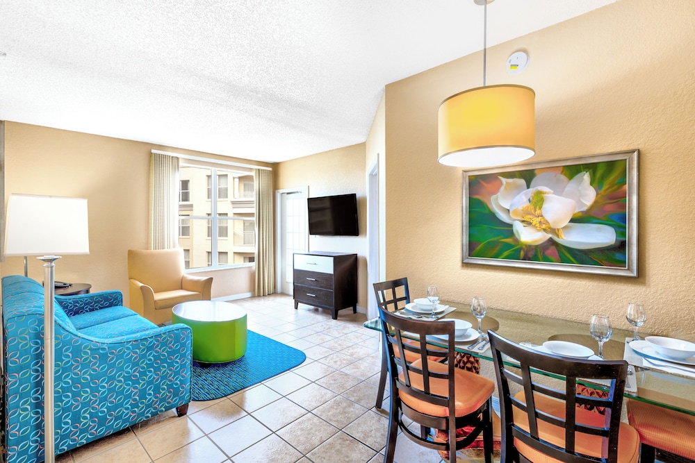 Deluxe Suite, 1 Queen Bed with Sofa bed