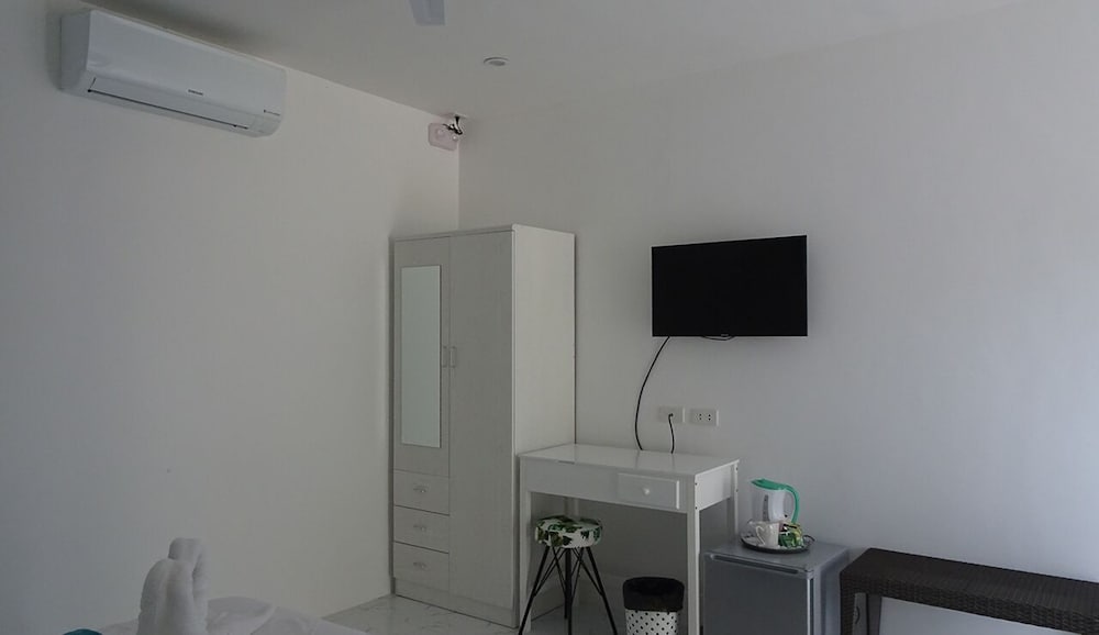 Deluxe Room - Photo 4