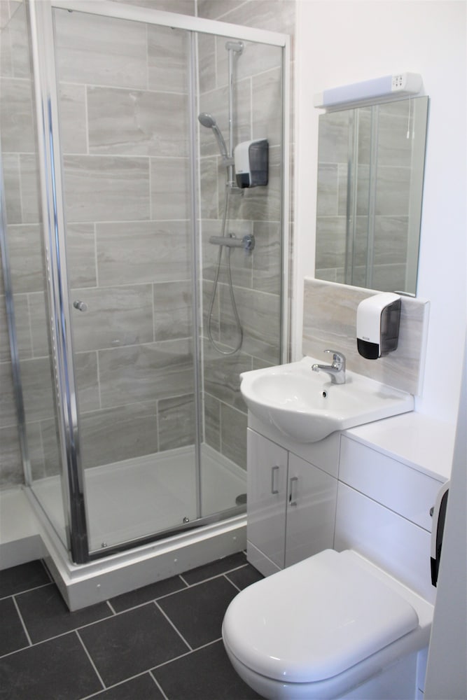 Standard Double or Twin Room thumbnail 5