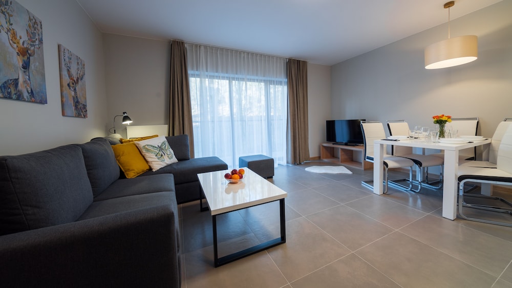 Apartment (3024)