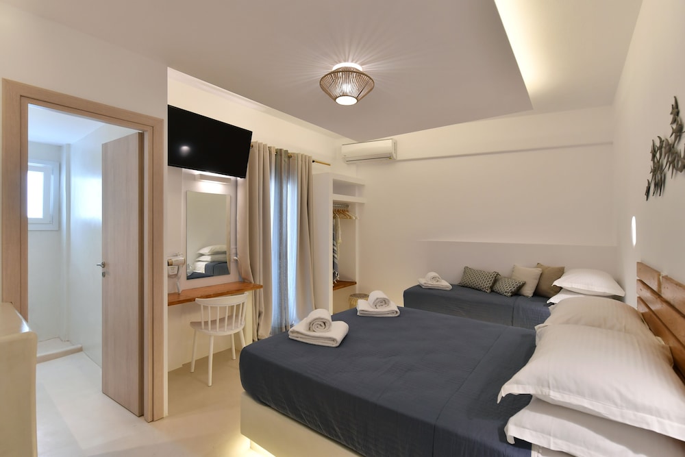Deluxe Triple Room (without hot tub) - Photo 16