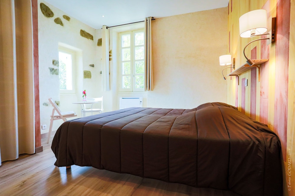 Comfort Double Room, Ensuite, Garden View (Chambre Cassis) photo 1
